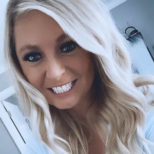 Meet your Posher, Hillary